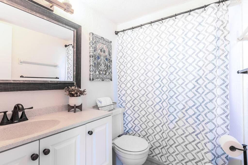 Your Tranquil Escape Is Found Directly On The Beach At The Serenity Beach Condo. Siesta Key Luaran gambar